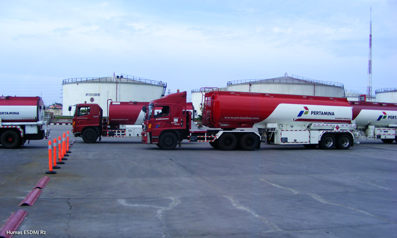 Per 19 Januari 2015, Harga Premium Rp. 6.600/liter dan Solar Rp. 6.400/liter